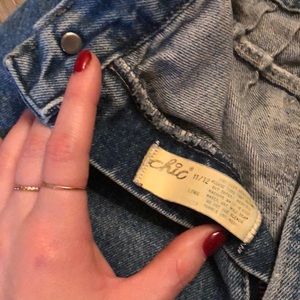 Vintage old school 80s high rise mom jeans. Very hard to find- super cute!!!